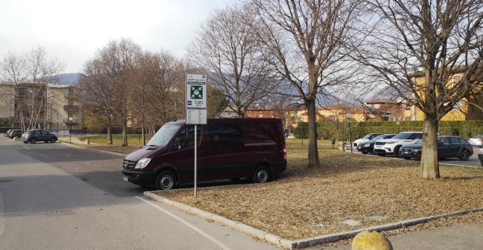 Area Attesa A.02 : Parcheggio/area verde - Via Sorelle Agazzi