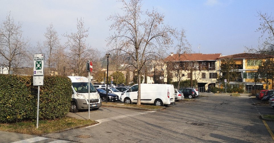 Area Attesa A.05: Parcheggio/parco - Via L. da Vinci